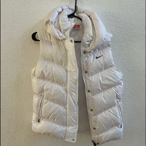 never worn nike down puffer vest